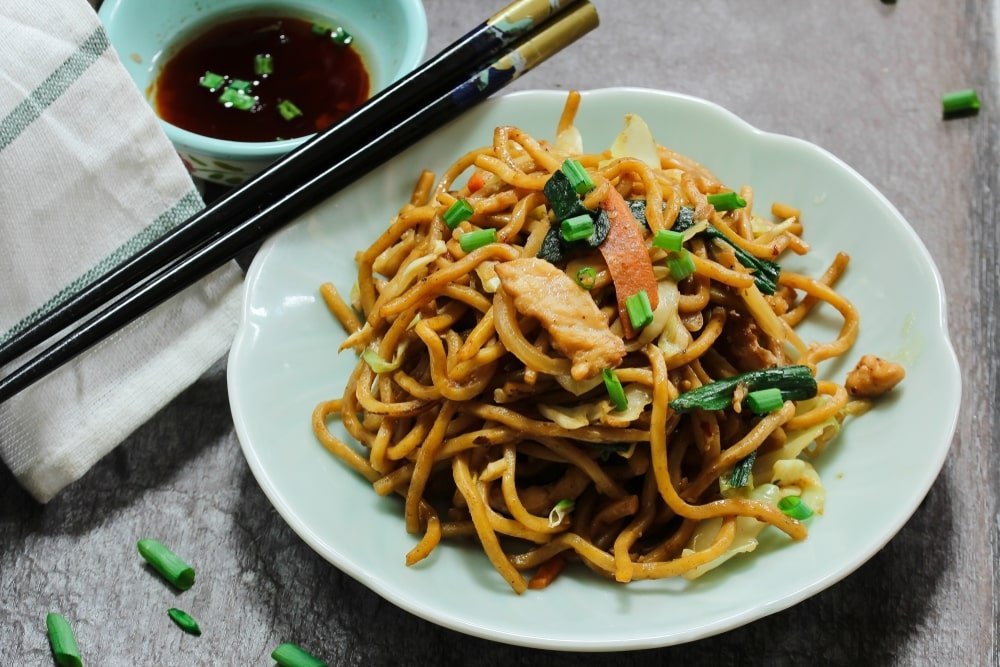 Homemade chicken lo mein