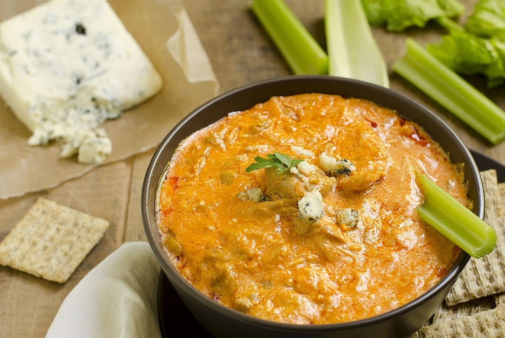 low carb crock pot buffalo chicken dip