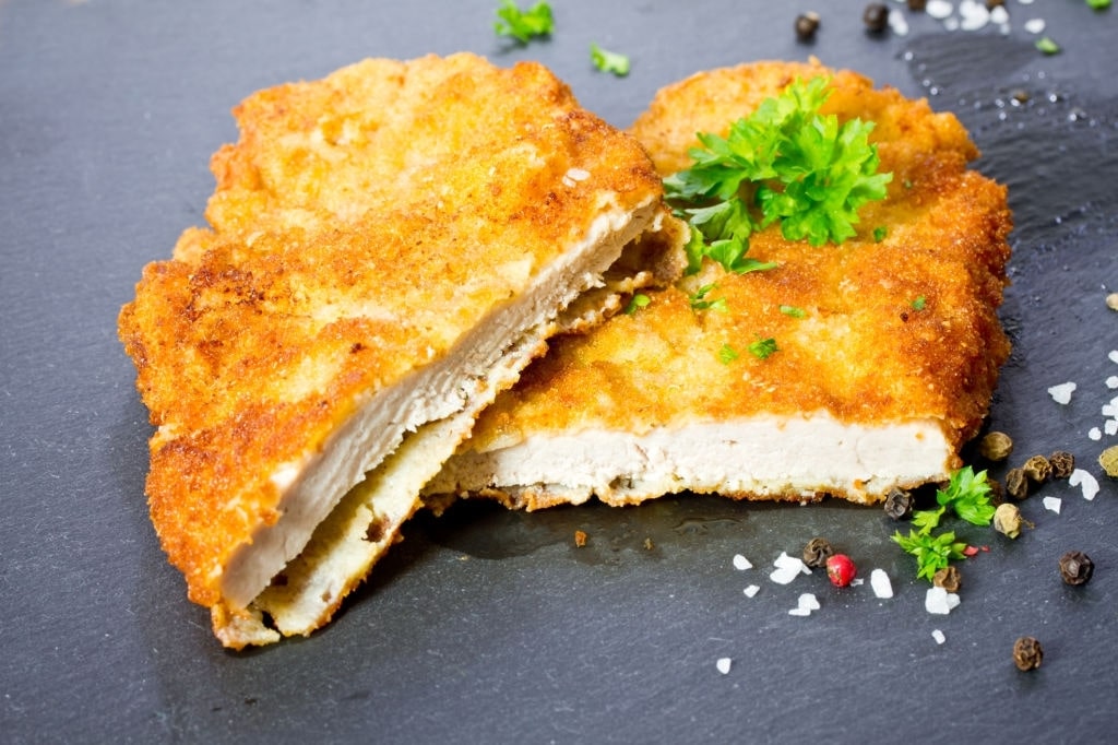 keto chicken cutlets with almond flour