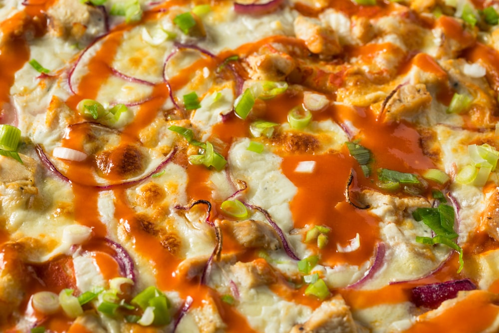 low carb buffalo chicken pizza